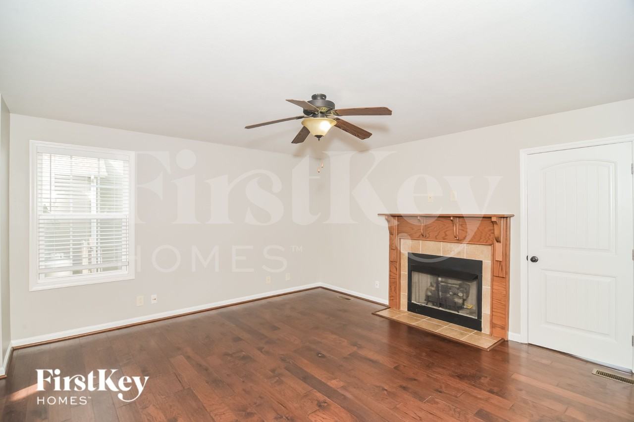 978 Dwight Eisenhower Way - Photo 2 of 19