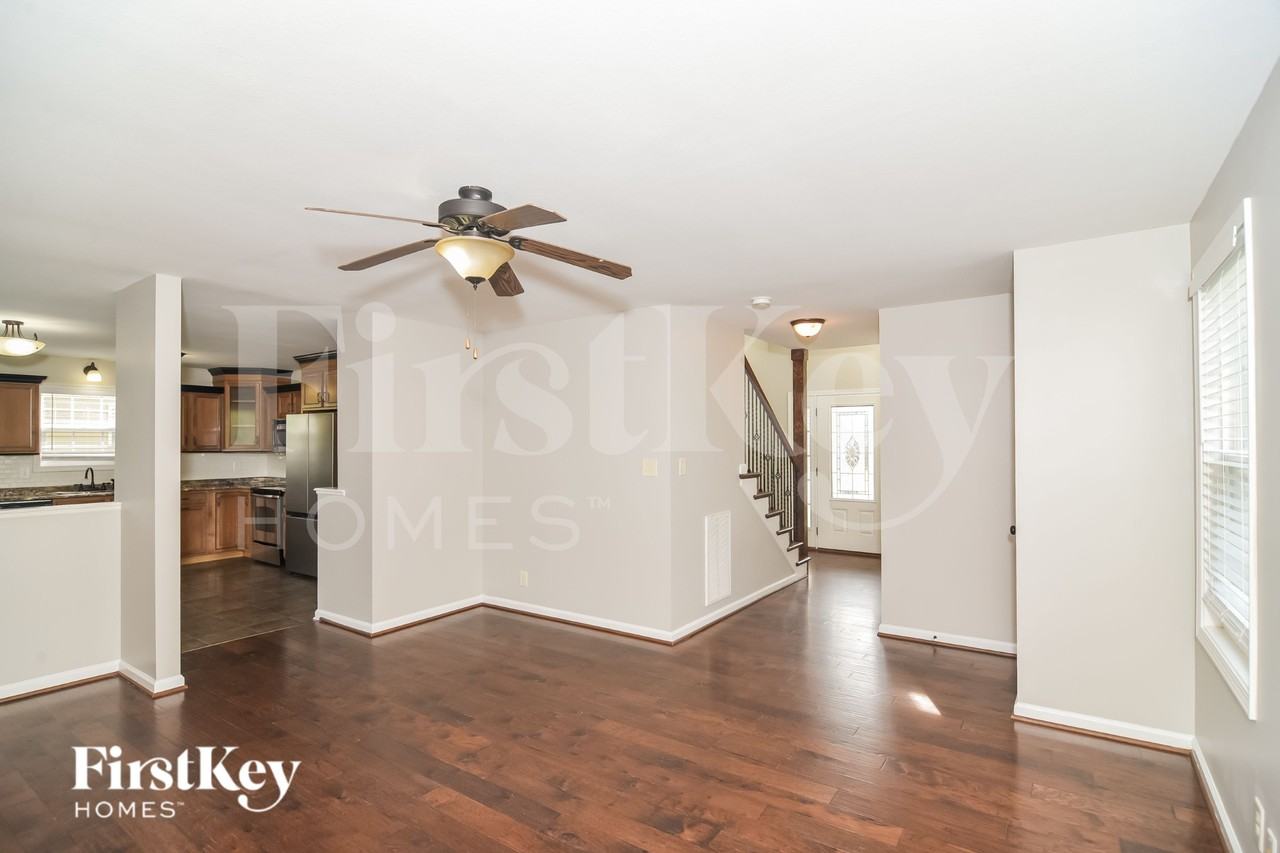 978 Dwight Eisenhower Way - Photo 6 of 19