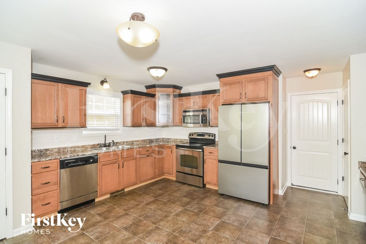 978 Dwight Eisenhower Way - Photo 7 of 19