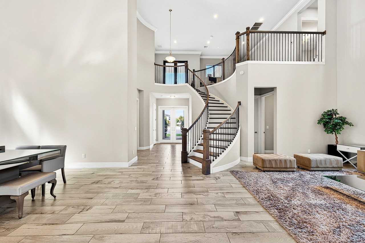 2600 Nw 69th St - Photo 4 of 50