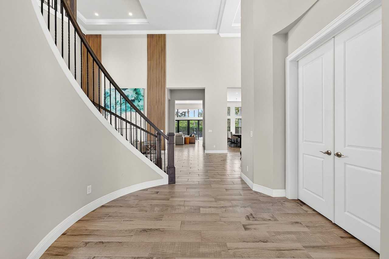 2600 Nw 69th St - Photo 5 of 50