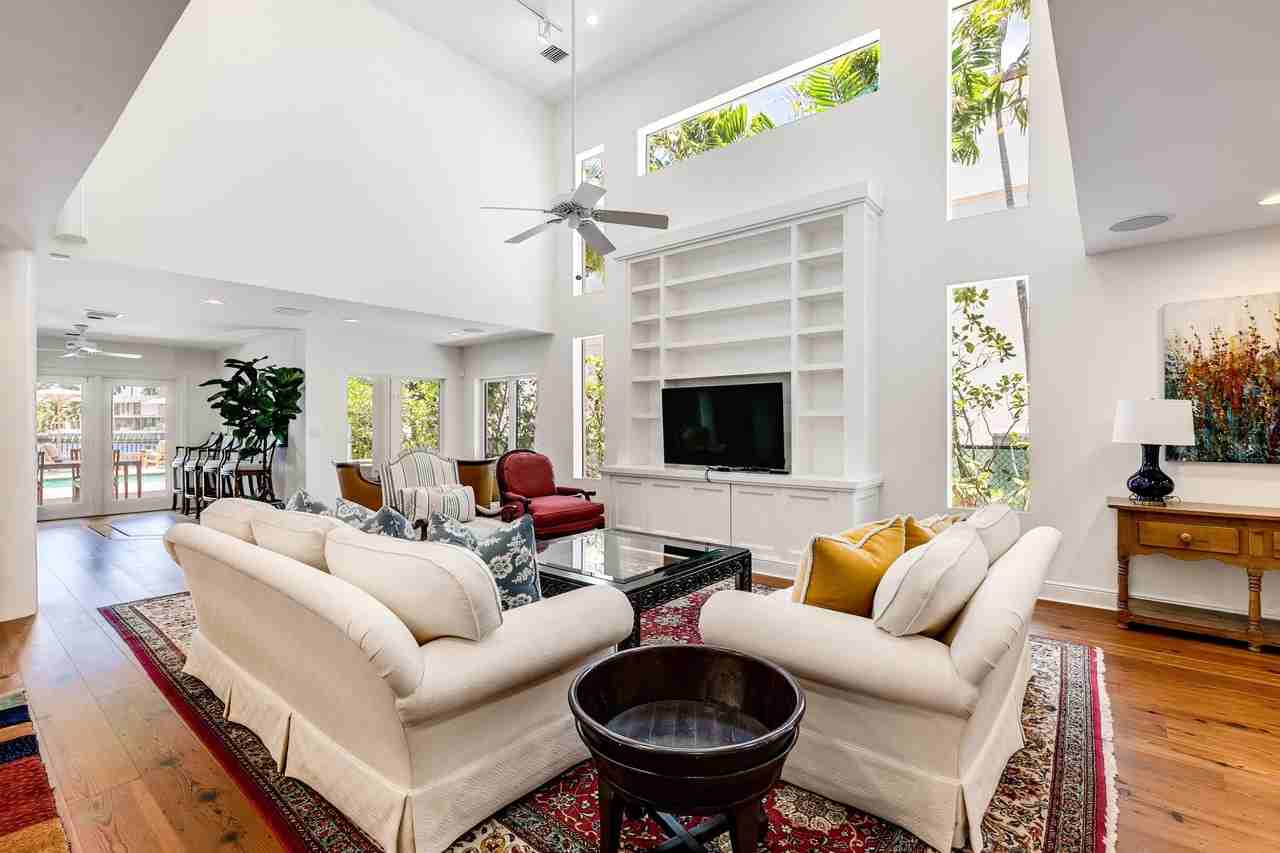 1833 Se 7th St - Photo 3 of 50