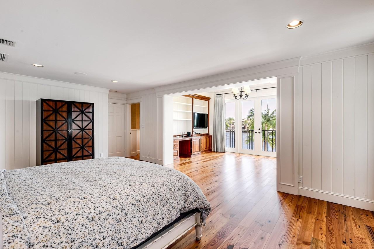 1833 Se 7th St - Photo 6 of 50