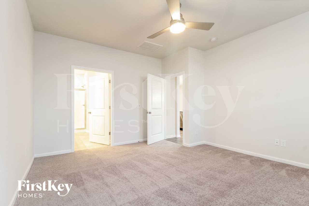 462 Yoshino Cherry Dr - Photo 7 of 16