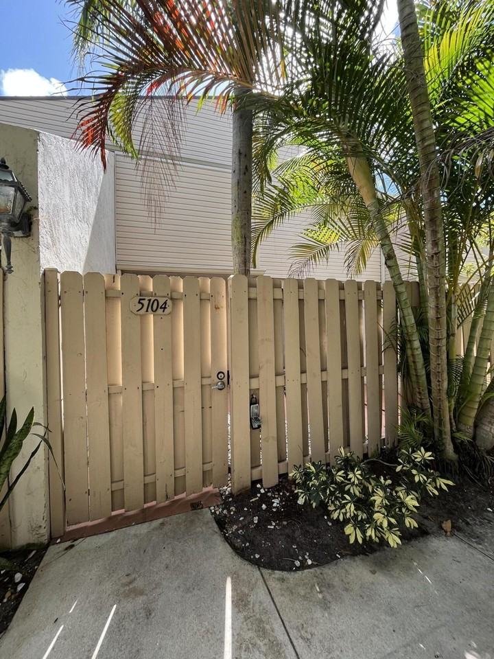 616 Executive Center Dr #104 - Photo 2 of 11