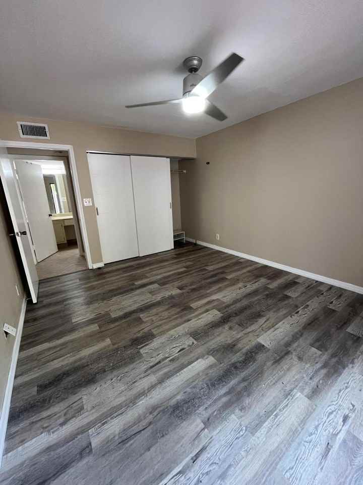 616 Executive Center Dr #104 - Photo 5 of 11