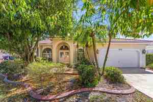 featured image of 5872 Nw 73rd Ct