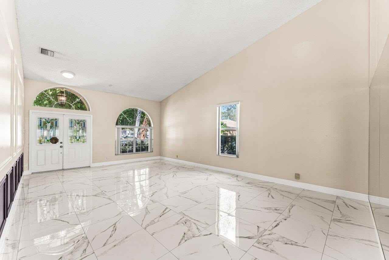 5872 Nw 73rd Ct - Photo 4 of 24