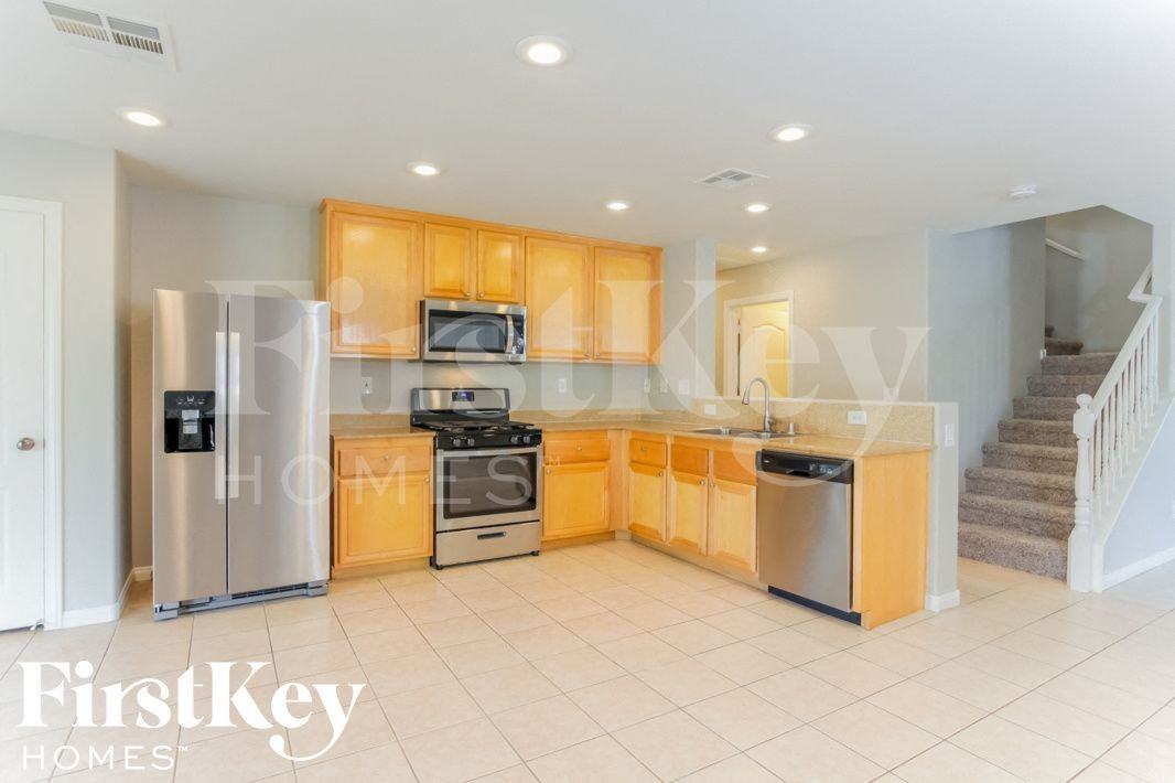 8332 Blazing Sky Ct - Photo 6 of 30