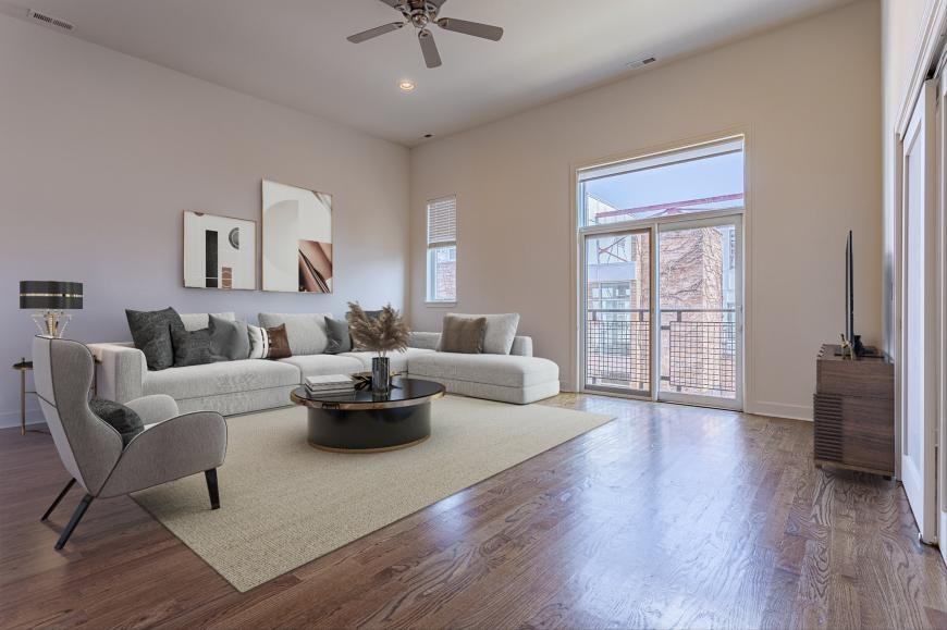 2100 Greenwood St - Photo 3 of 10