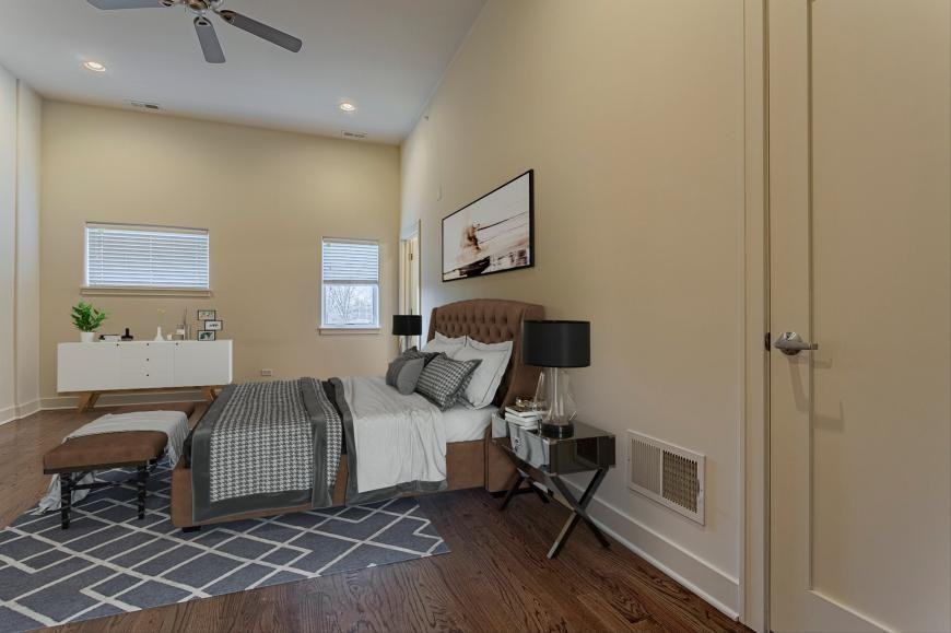 2100 Greenwood St - Photo 5 of 10