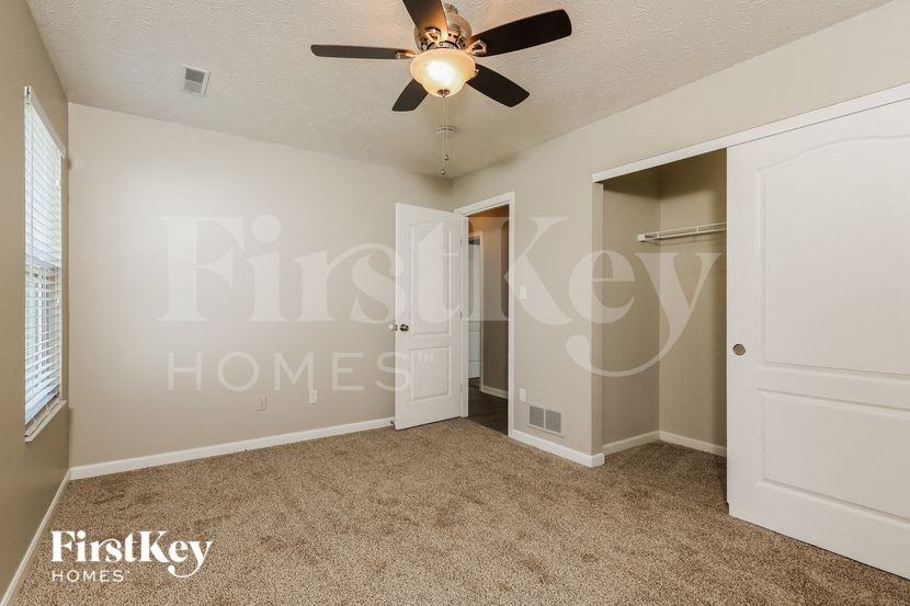 160 Cambridge Dr - Photo 5 of 15