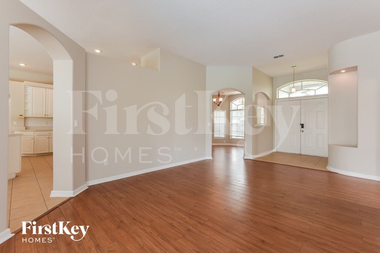 733 Via Bianca Dr - Photo 4 of 15