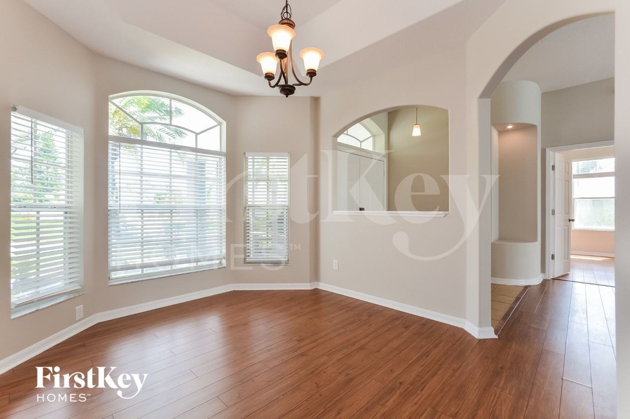 733 Via Bianca Dr - Photo 5 of 15