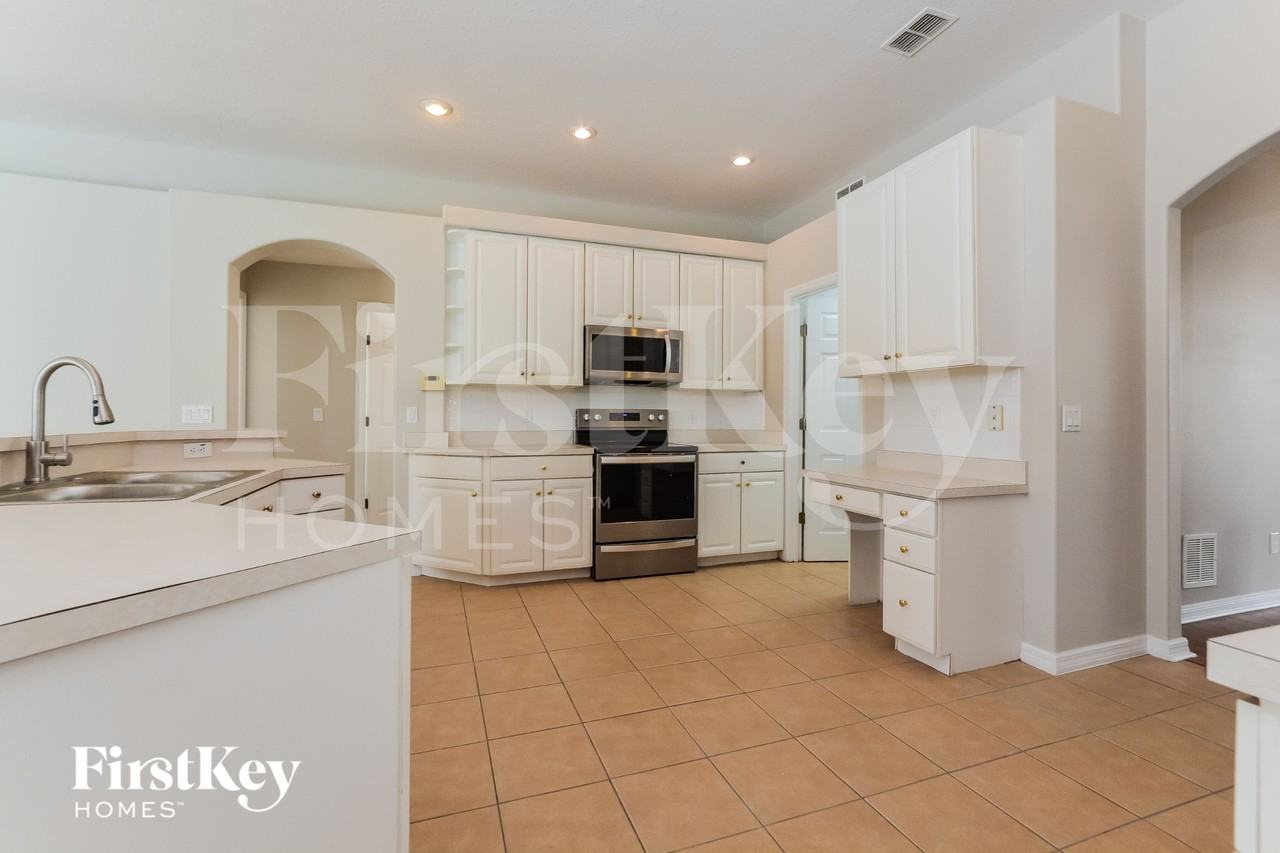 733 Via Bianca Dr - Photo 6 of 15