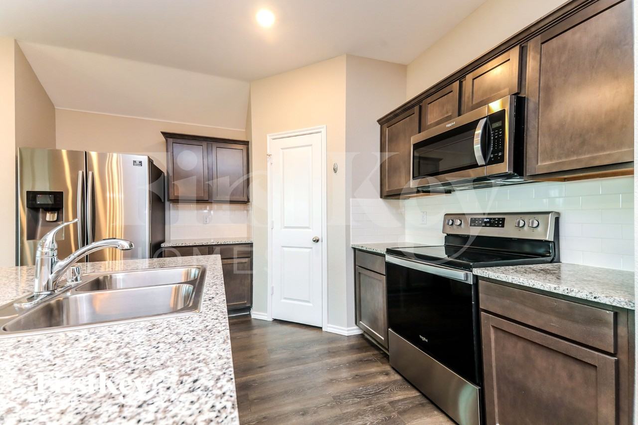 406 Knapsack Ln - Photo 6 of 15