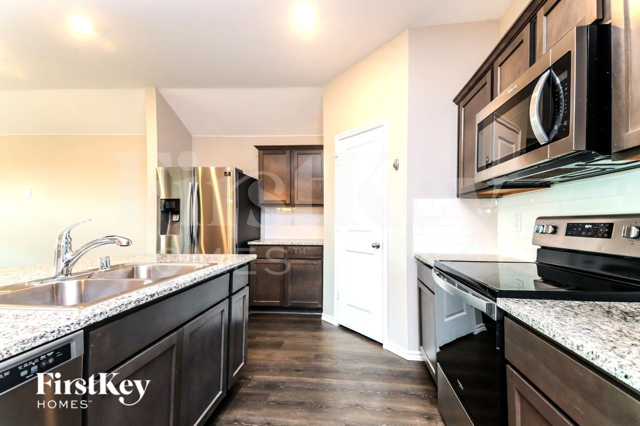 406 Knapsack Ln - Photo 7 of 15