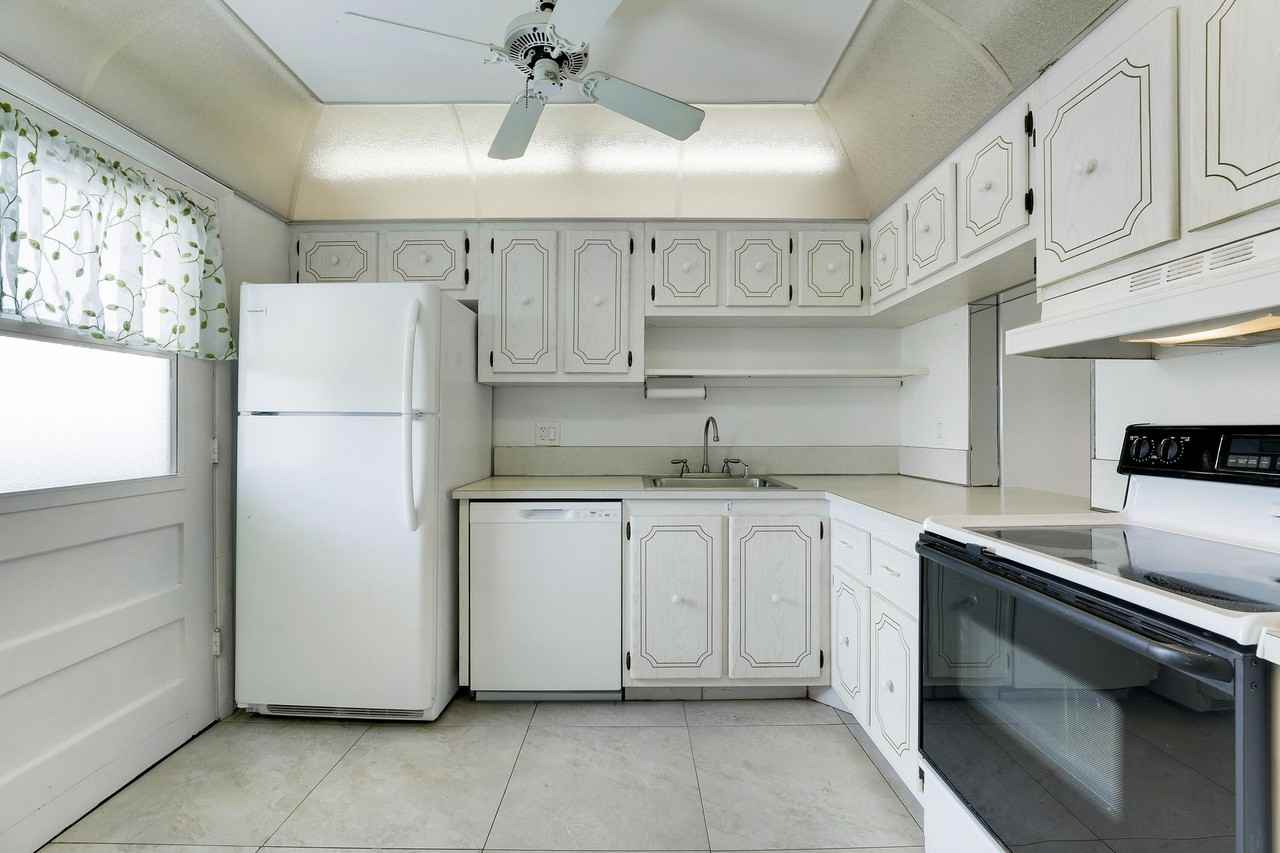 6161 Nw 2nd Ave #520 - Photo 3 of 27