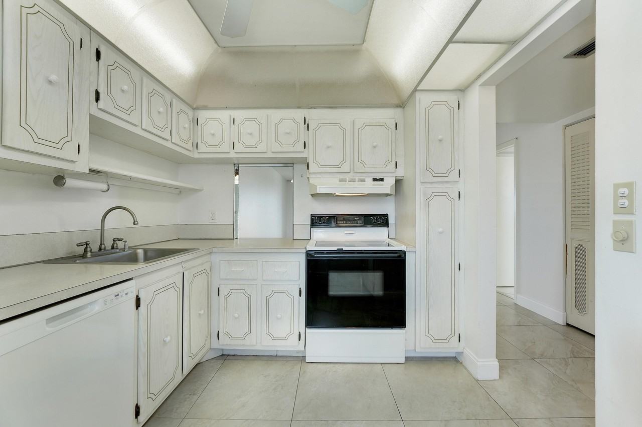 6161 Nw 2nd Ave #520 - Photo 4 of 27