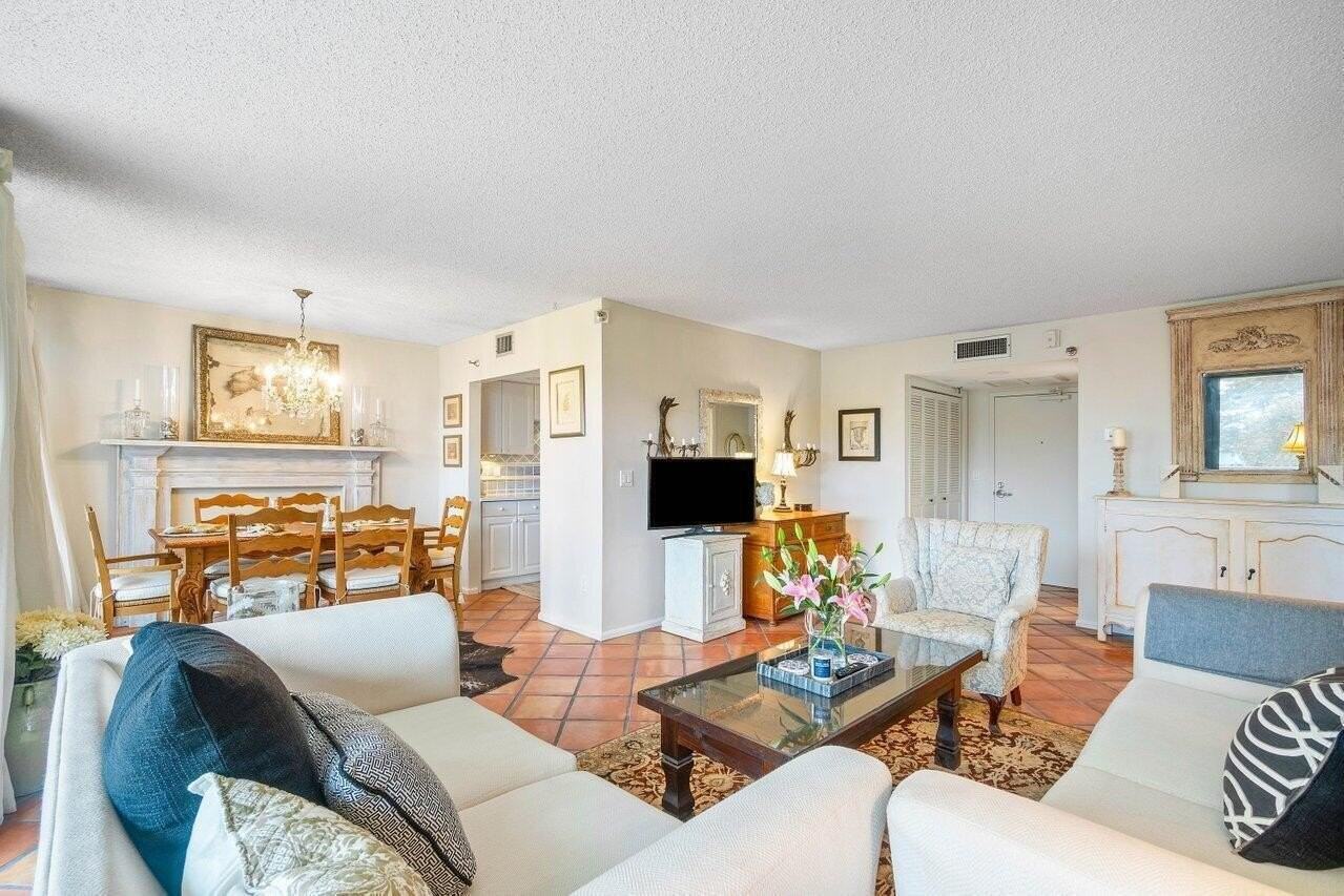 899 Jeffery St #3050 - Photo 7 of 31