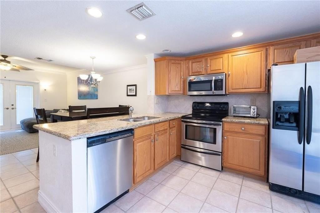 2863 Ne 15th St #2863 - Photo 3 of 15