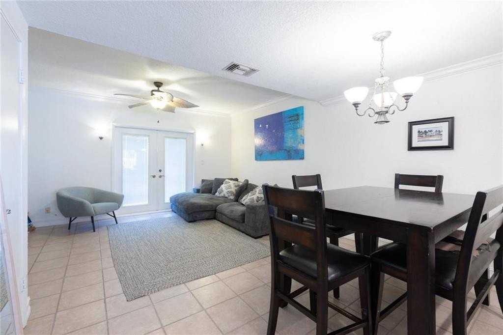 2863 Ne 15th St #2863 - Photo 4 of 15