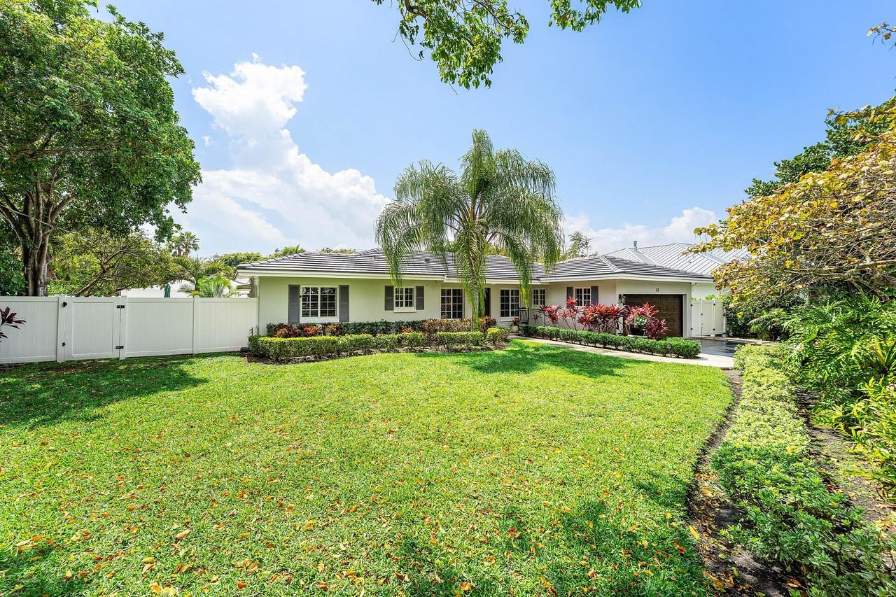 20 Nw 11th St - Photo 2 of 32