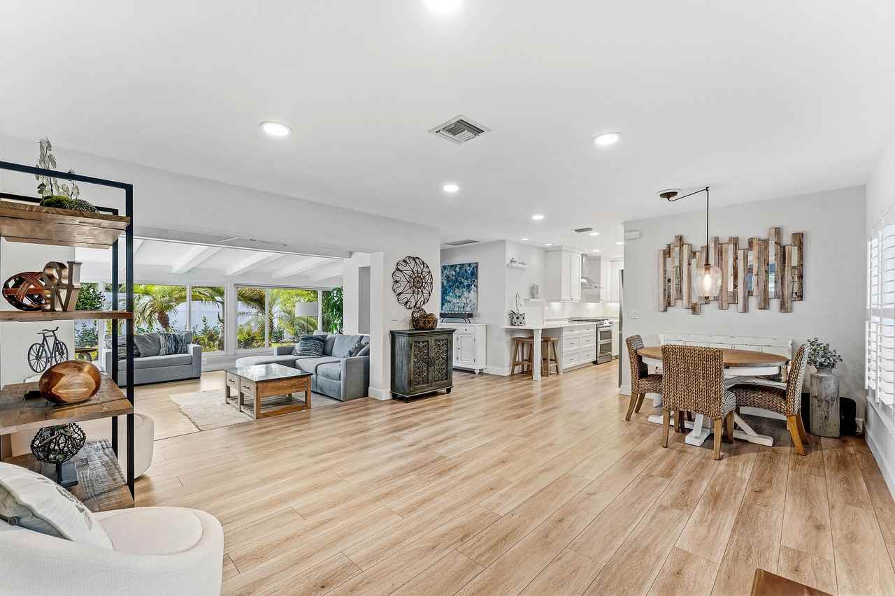 20 Nw 11th St - Photo 6 of 32