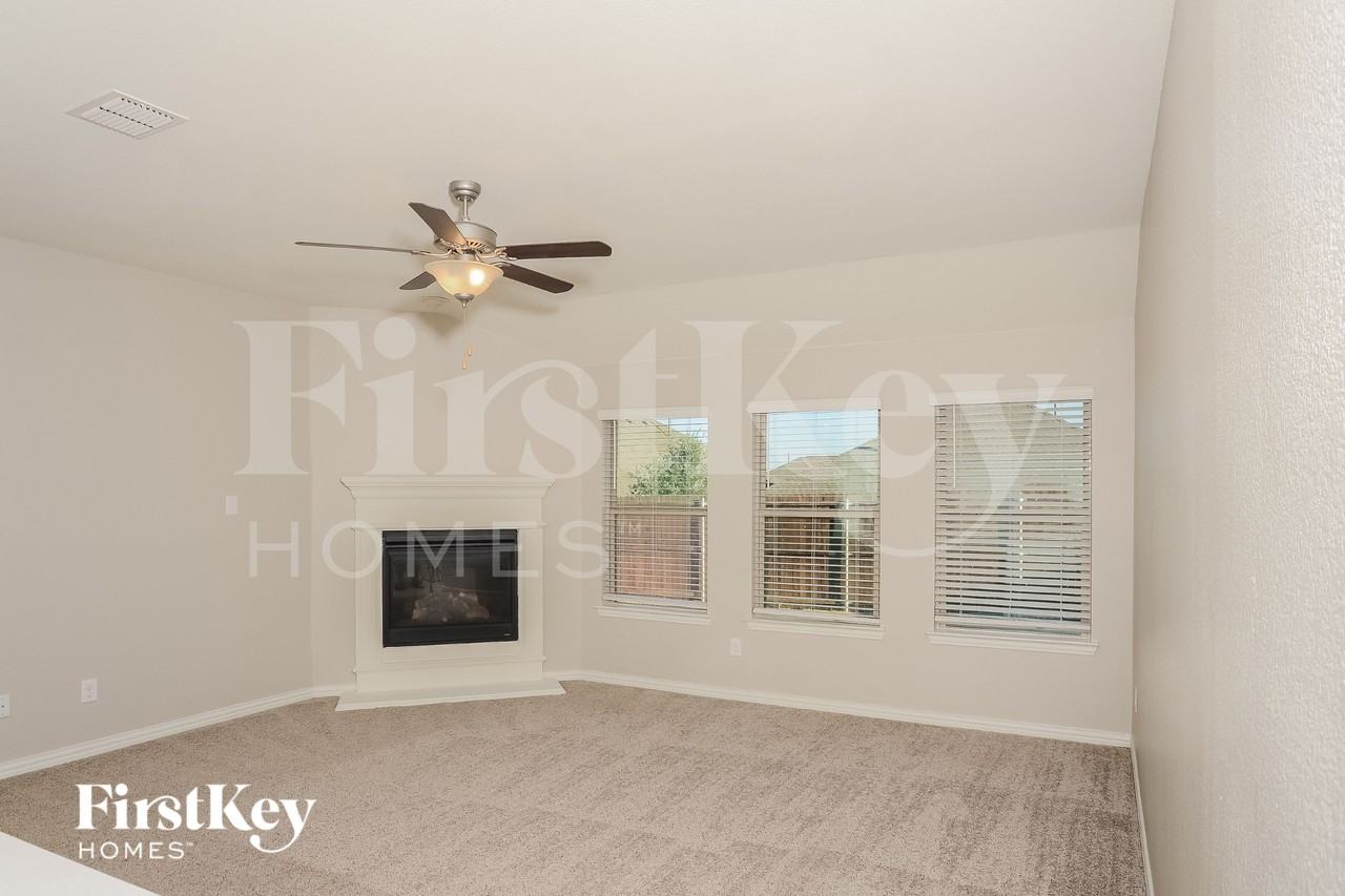 905 Rosewood St - Photo 3 of 16