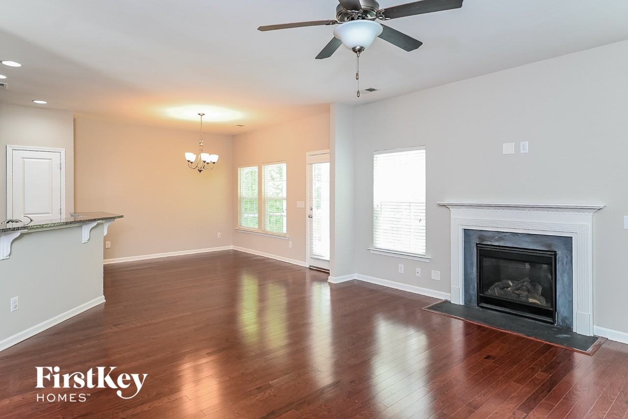 9692 Spencer Woods Rd - Photo 3 of 15