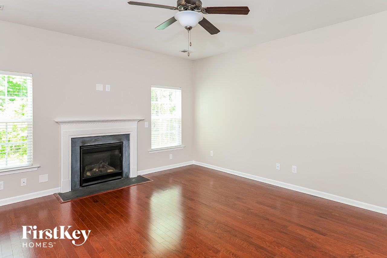 9692 Spencer Woods Rd - Photo 4 of 15