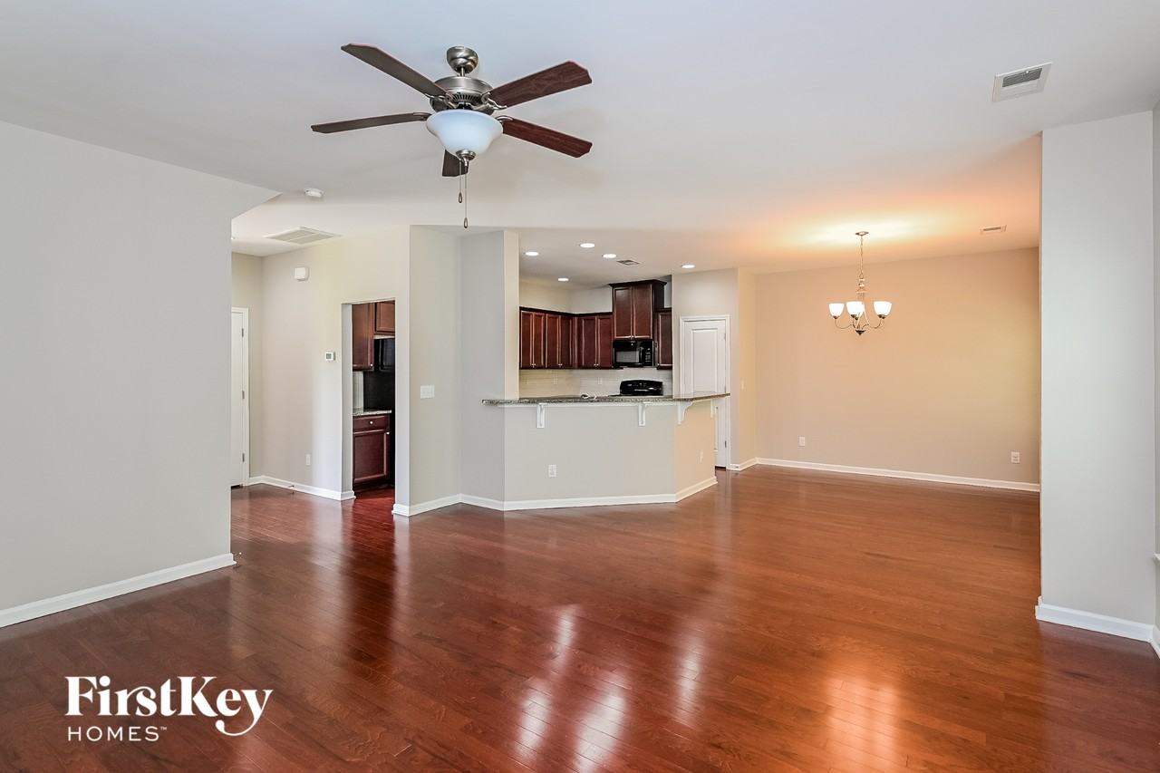 9692 Spencer Woods Rd - Photo 5 of 15