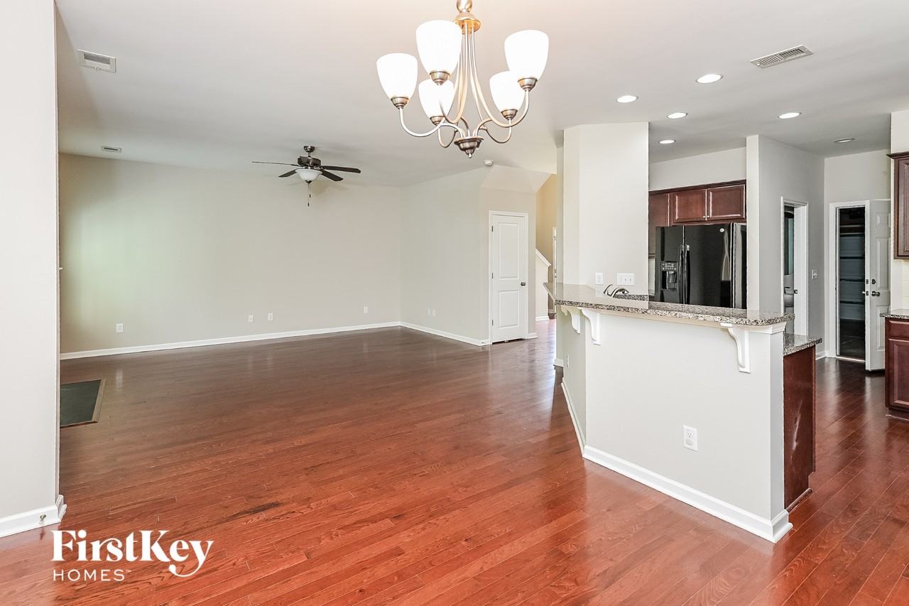 9692 Spencer Woods Rd - Photo 7 of 15