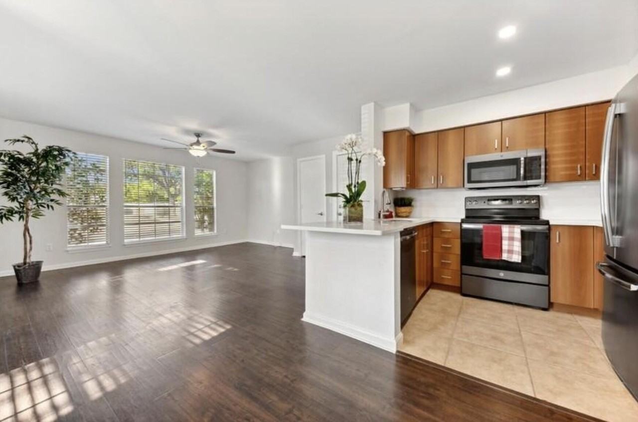 1205 Crystal Way #G - Photo 3 of 12