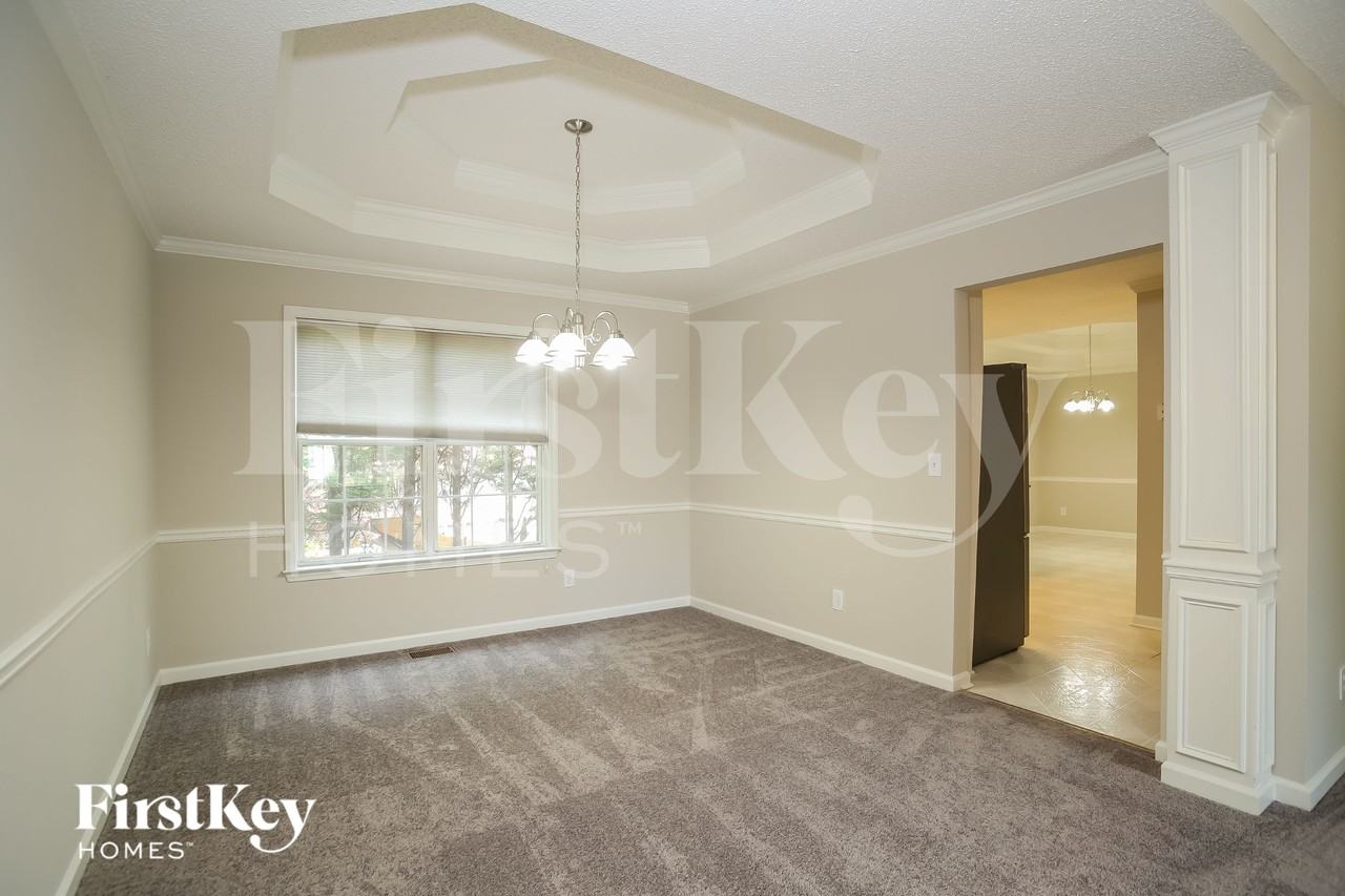 703 Hearthstone Xing - Photo 5 of 15