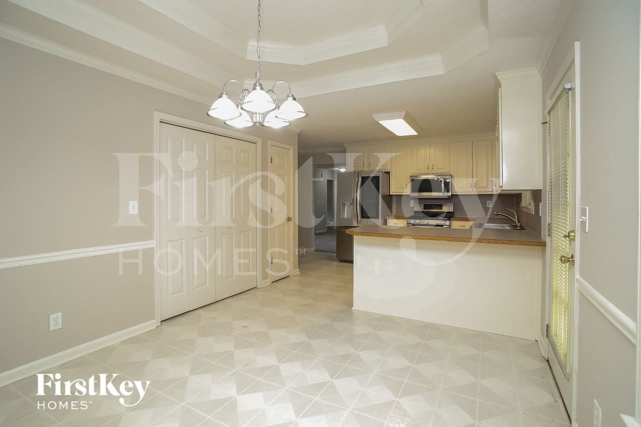 703 Hearthstone Xing - Photo 7 of 15