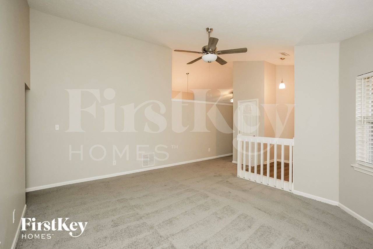 3335 Carly Ln - Photo 4 of 15