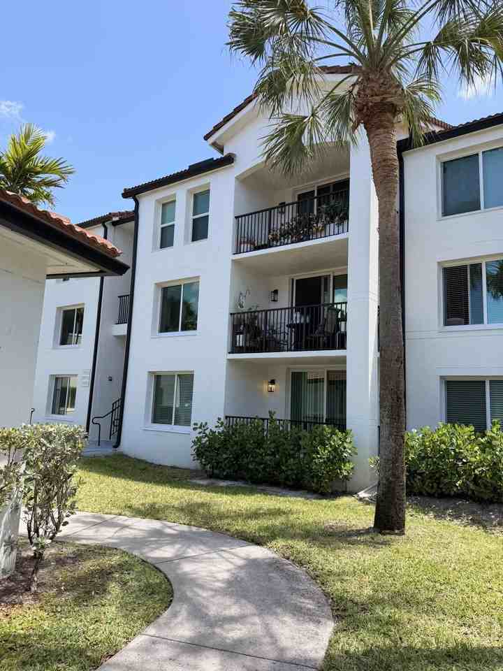 1103 Villa Cir - Photo 3 of 17