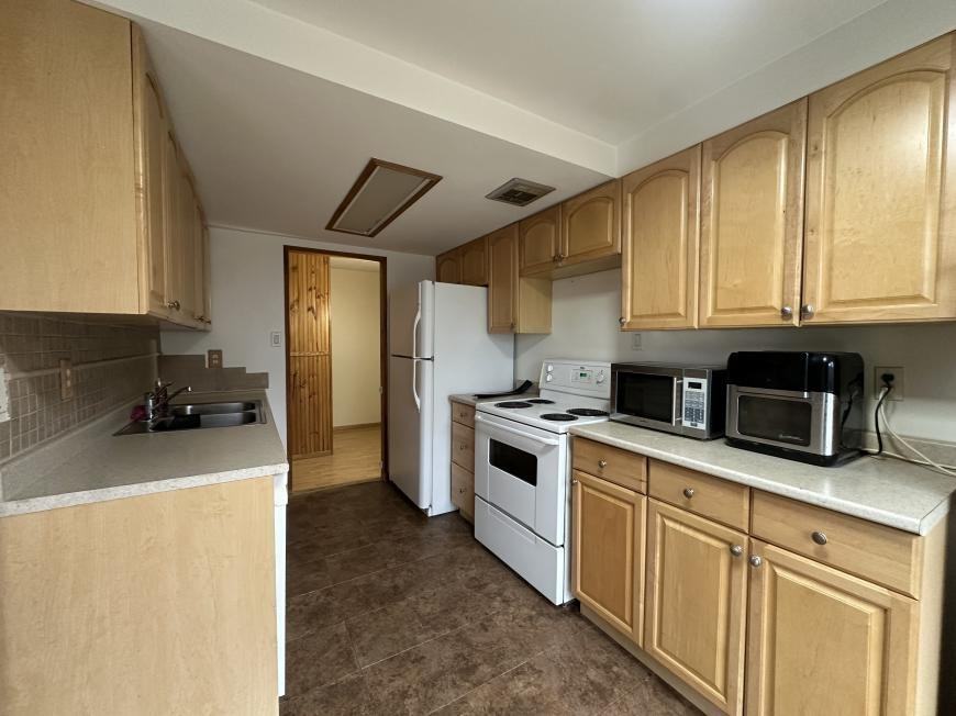 43 Taunton Rd E - Photo 4 of 10