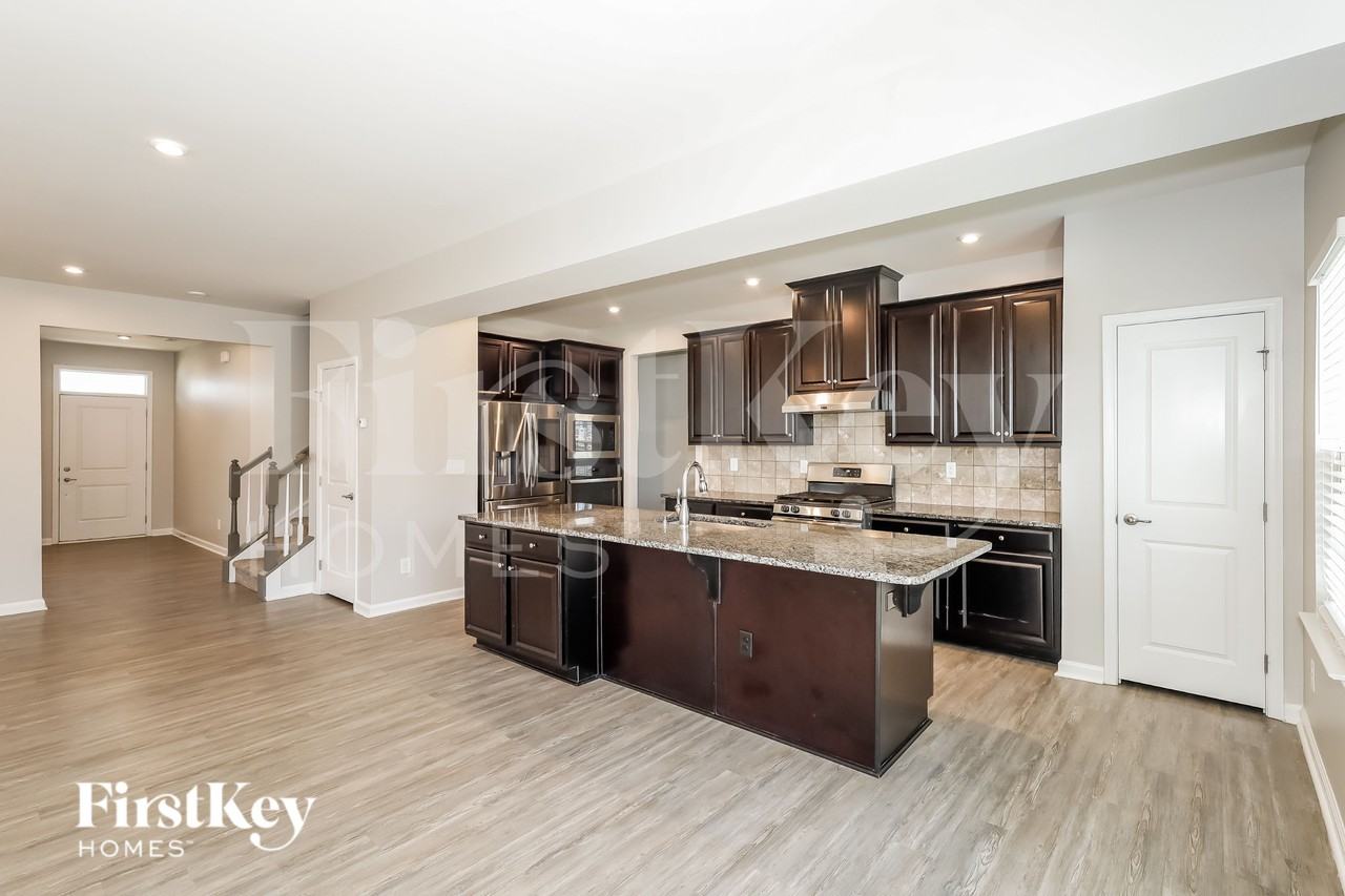 1207 Harkey Creek Dr - Photo 5 of 15