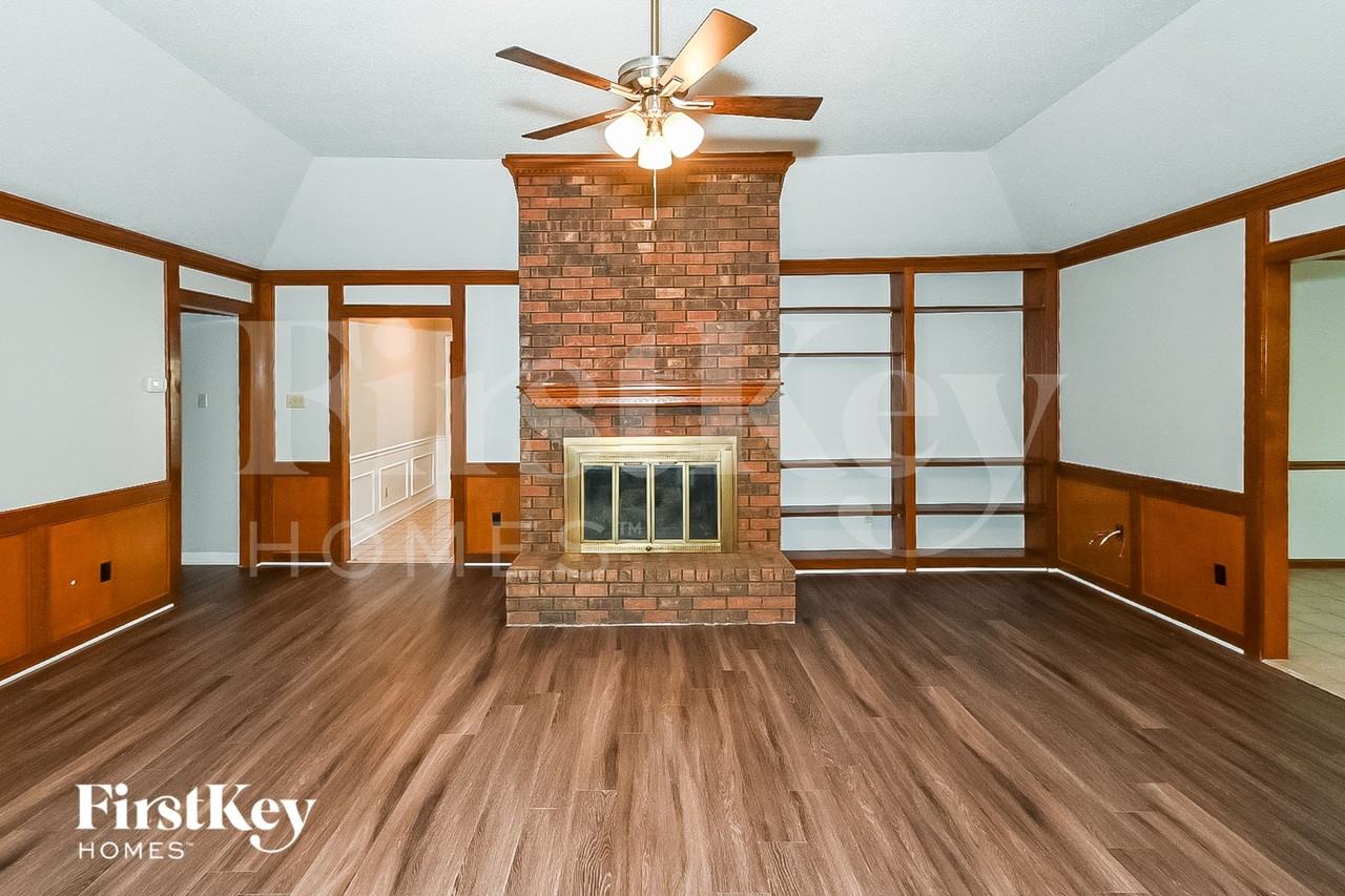 3004 Cane Creek Dr - Photo 2 of 15