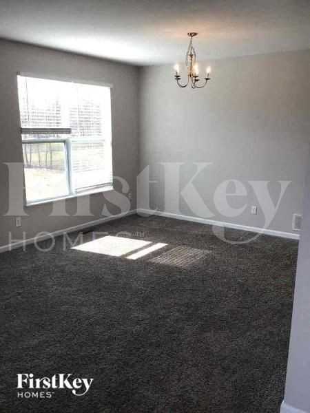 1727 Declaration Dr - Photo 3 of 13