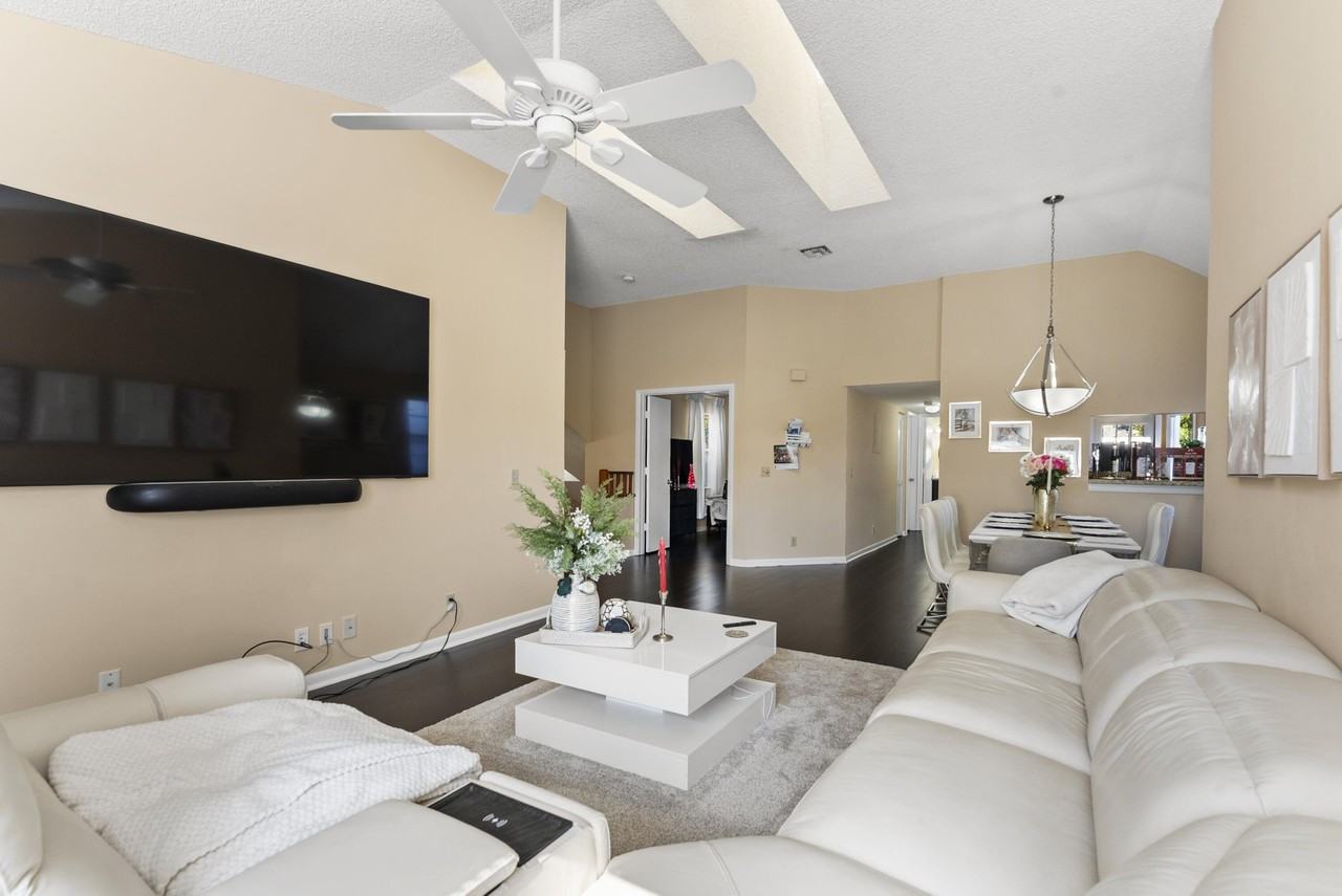 5359 Buckhead Cir #2031 - Photo 4 of 25