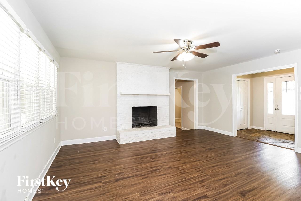 184 Fremont Loop - Photo 3 of 19