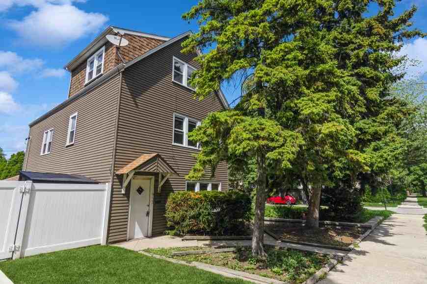 5002 W Gunnison St - Photo 2 of 10