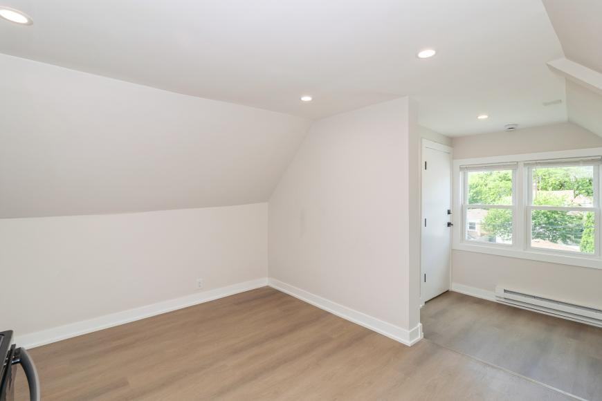 5002 W Gunnison St - Photo 5 of 10