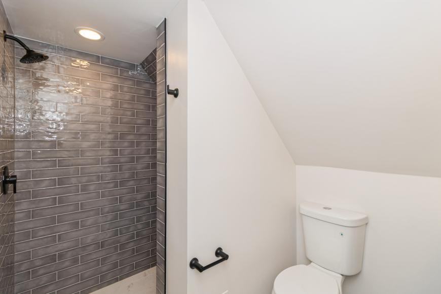 5002 W Gunnison St - Photo 7 of 10