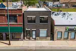 featured image of 3813 N Cicero Ave