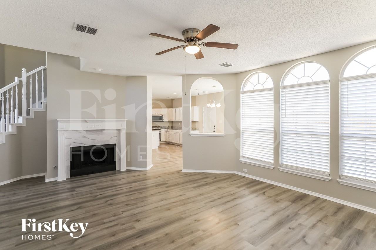 5210 Orlando Cir - Photo 2 of 15