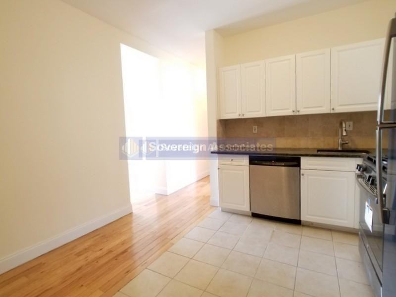 255 Fort Washington Ave - Photo 4 of 9